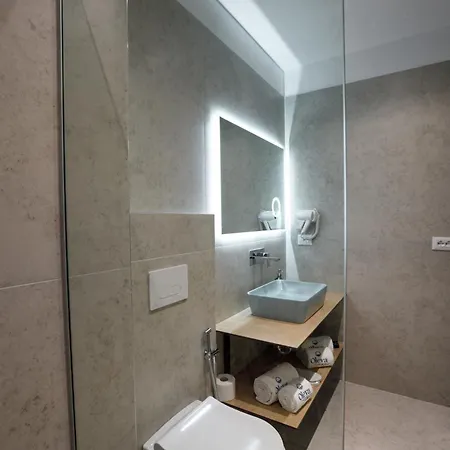 Oleva Sea View Lägenhetshotell Sarandë